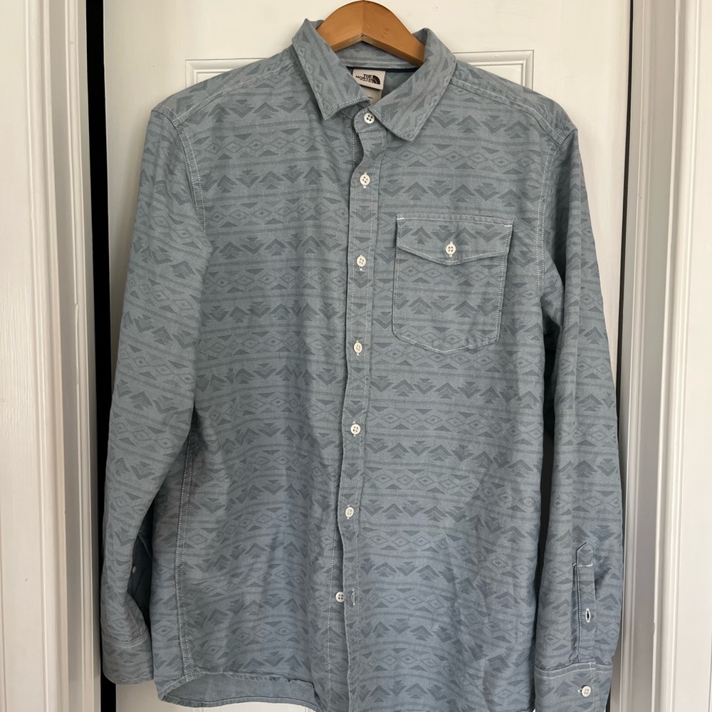Men’s NorthFace Printed Button-down| Large